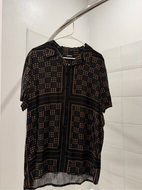 Express Black Short-Sleeve Button-Up Shirt with Gold Accents